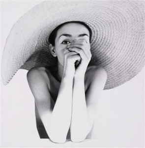 Pina-Bausch-by-Walter+Vogel